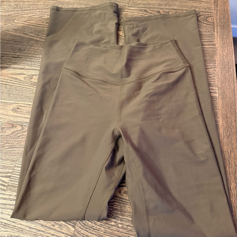 Abercrombie Flare Leggings YPB sculptLUX Flare Legging